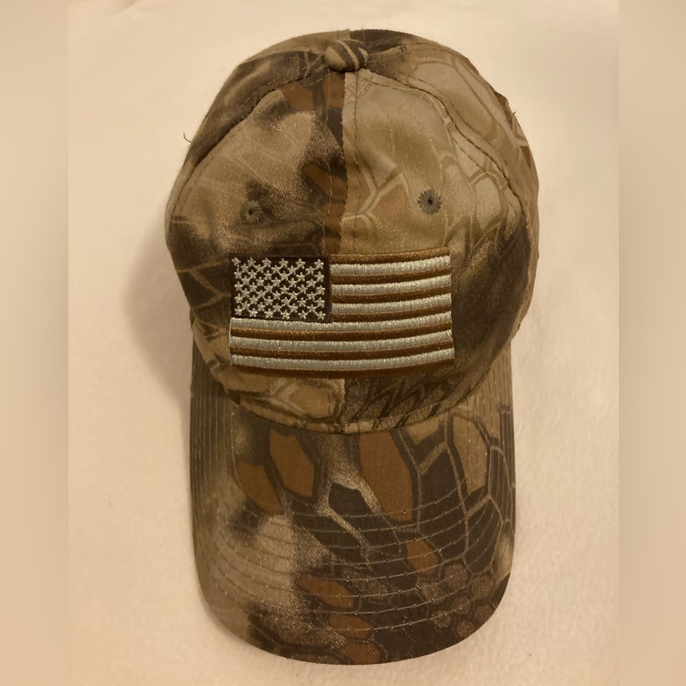 New Camouflage Patriotic American Flag hat/cap